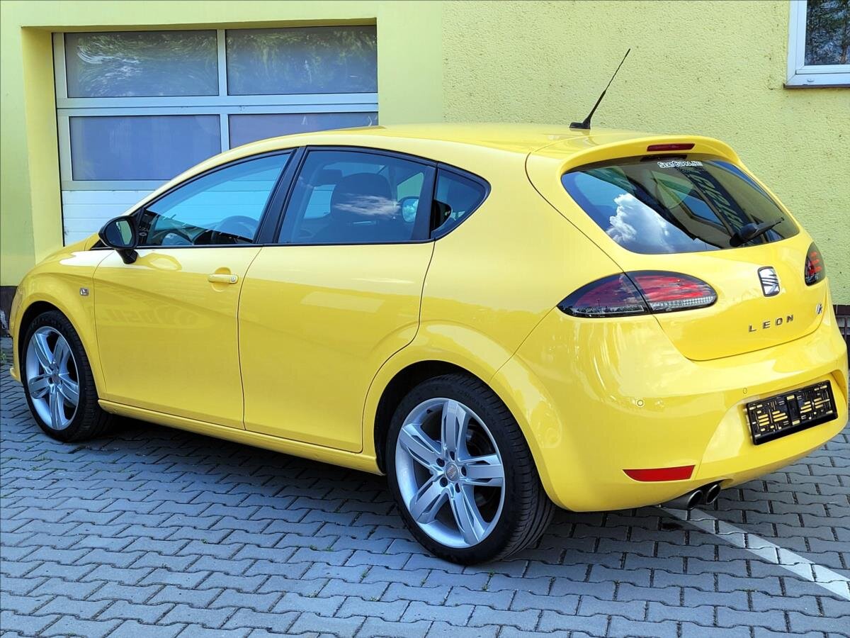 Seat Leon Hatchback 2,0 l 185 kw
