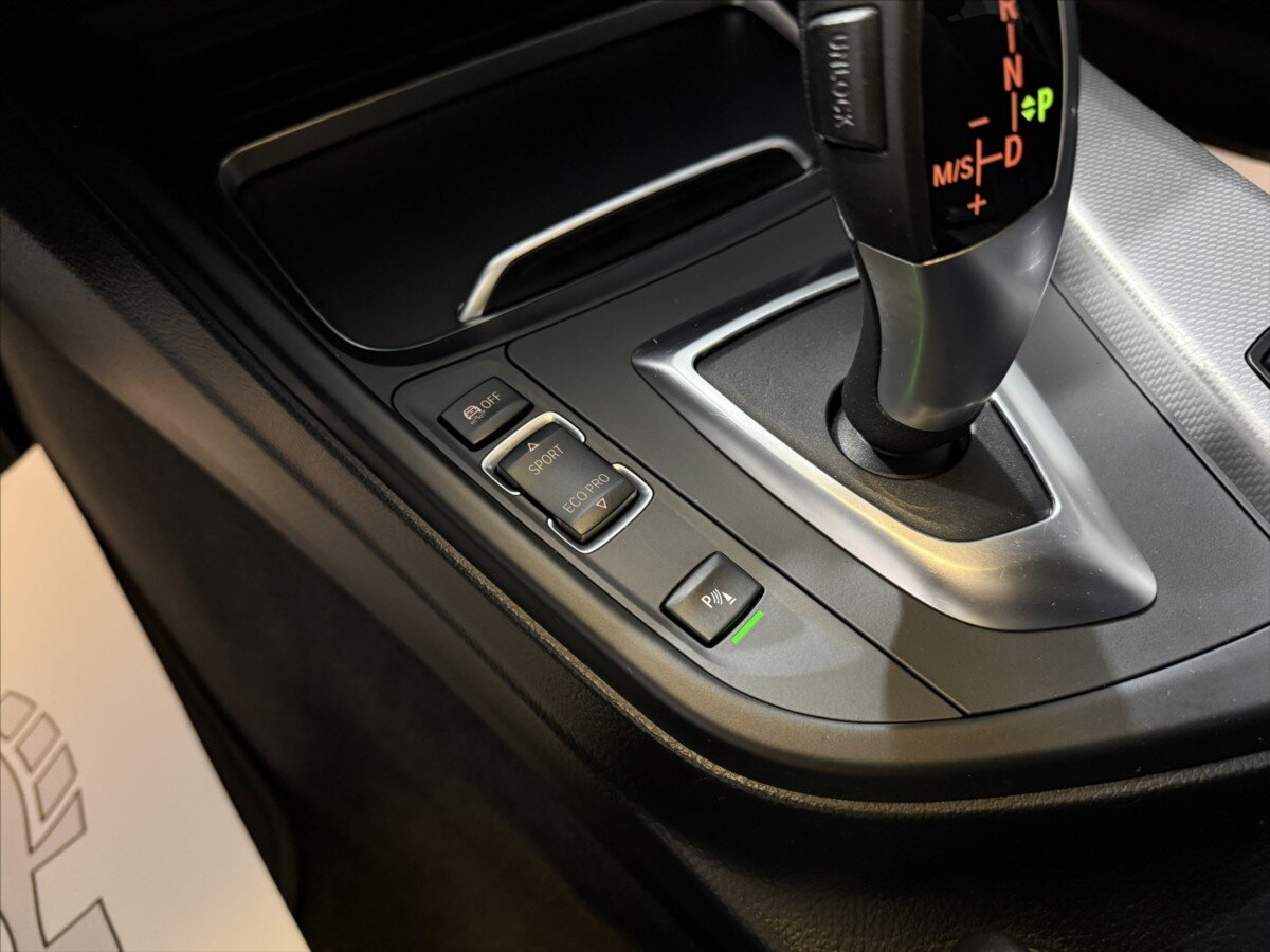 BMW Řada 4 Sedan / Limuzína 2,0 l 135 kw