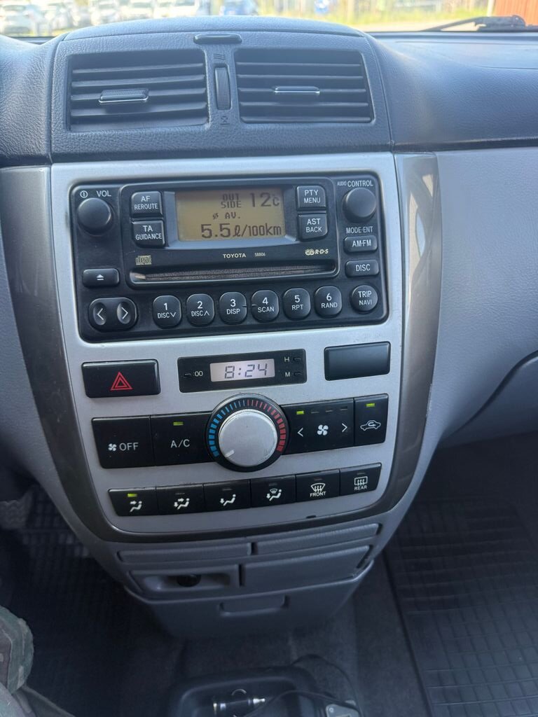 Toyota Avensis Verso MPV 2,0 l 85 kw