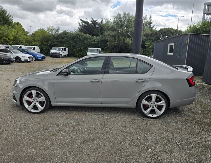 Škoda Octavia Sedan / Limuzína 2,0 l 135 kw