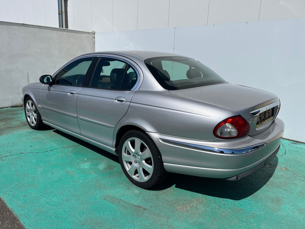 Jaguar X-Type