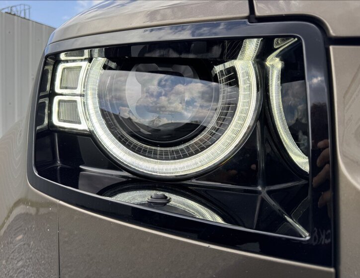 Land Rover Defender SUV / Terénní 3,0 l 221 kw