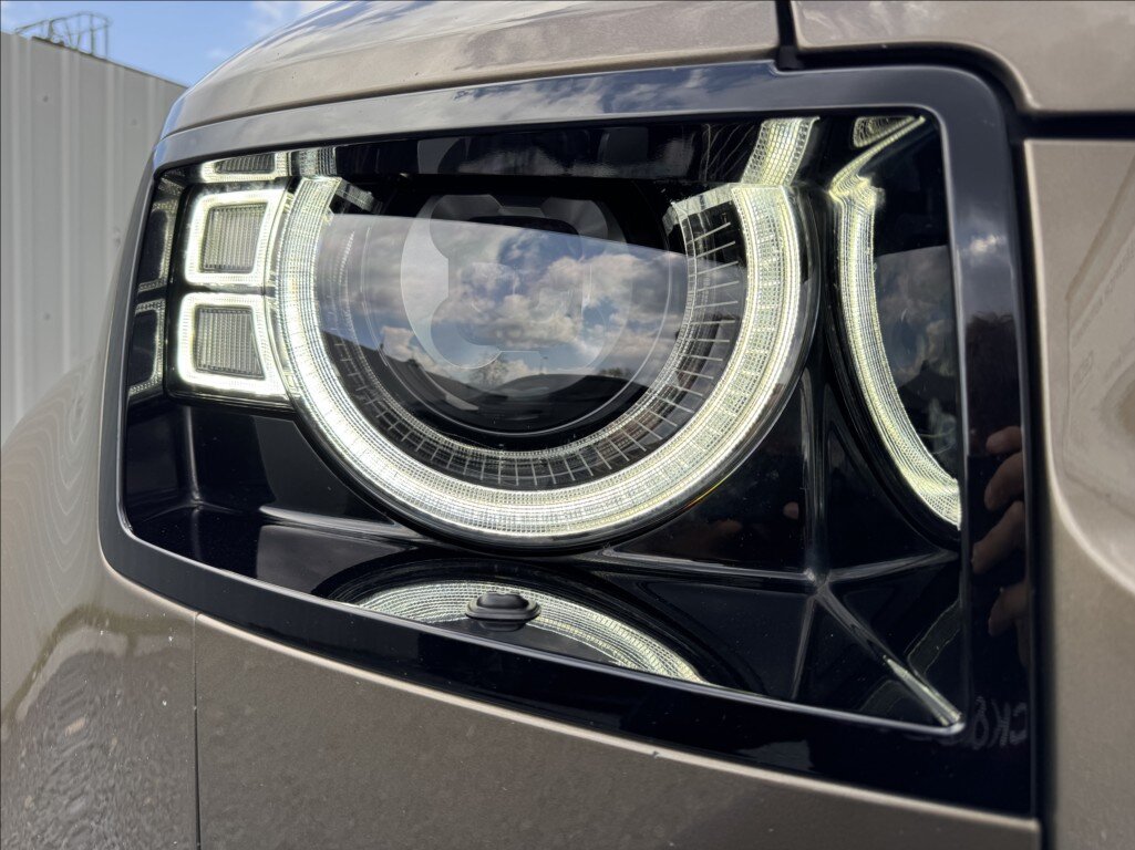 Land Rover Defender SUV / Terénní 3,0 l 221 kw