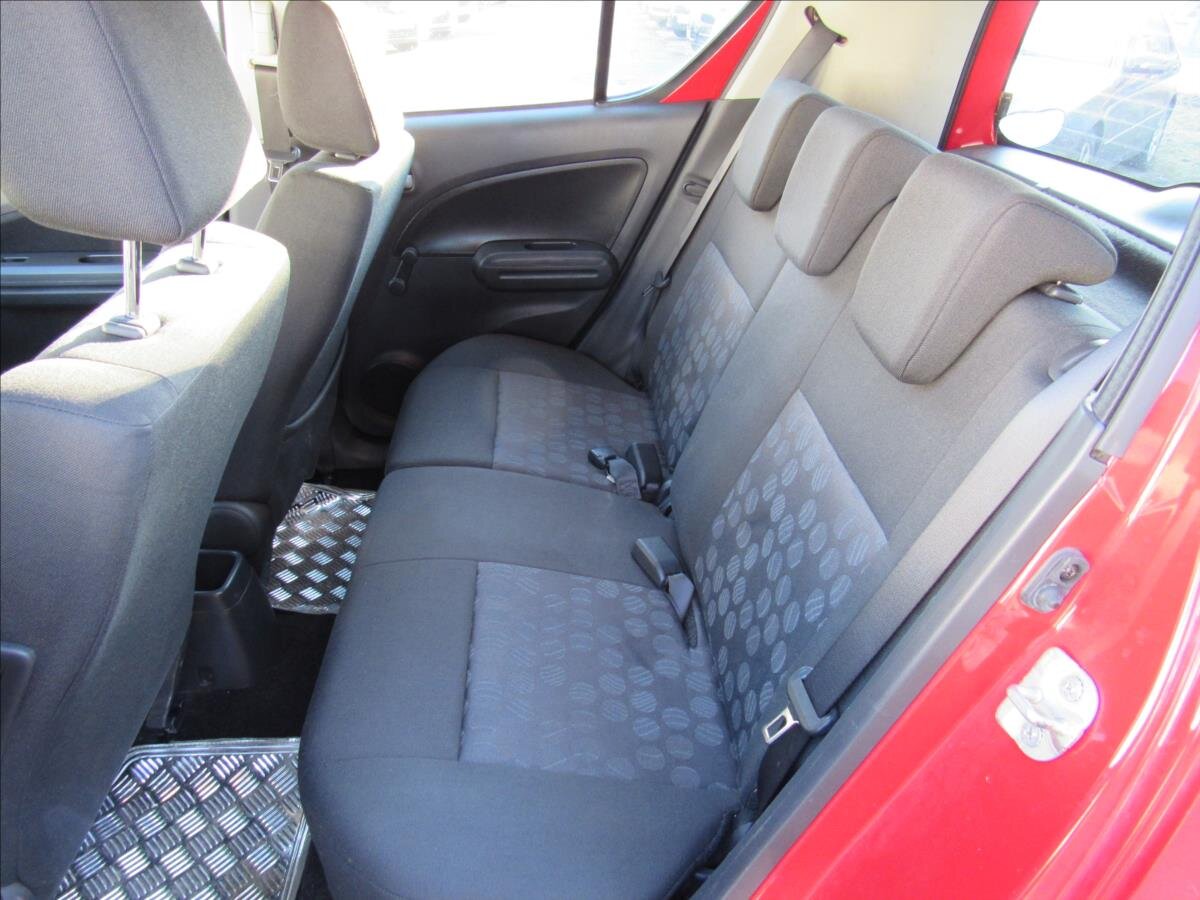 Suzuki Splash Hatchback 996,0 48 kw