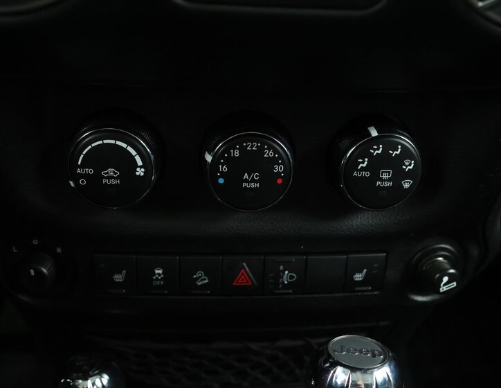 Jeep Wrangler SUV / Terénní 2,8 l 147 kw