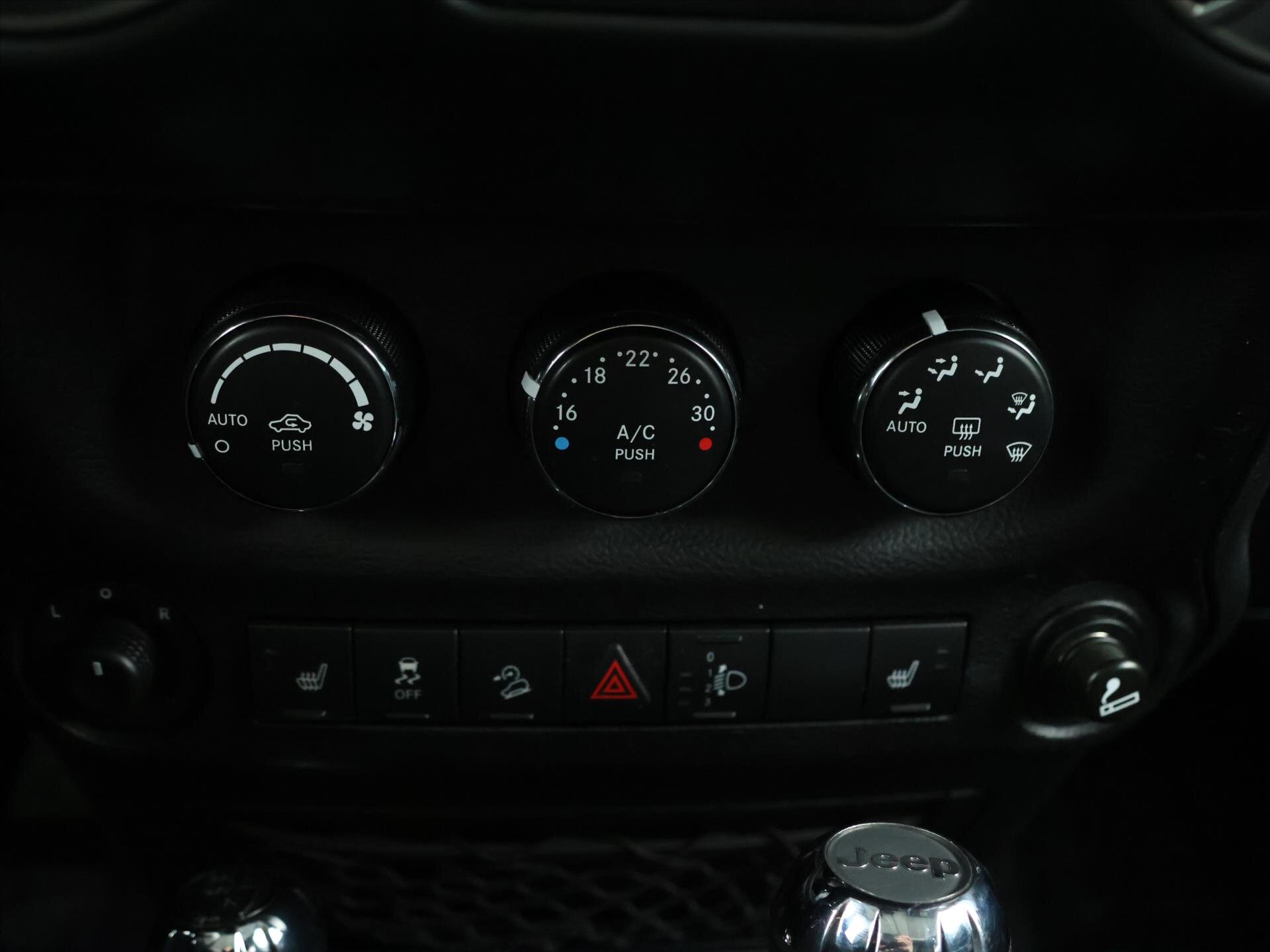 Jeep Wrangler SUV / Terénní 2,8 l 147 kw