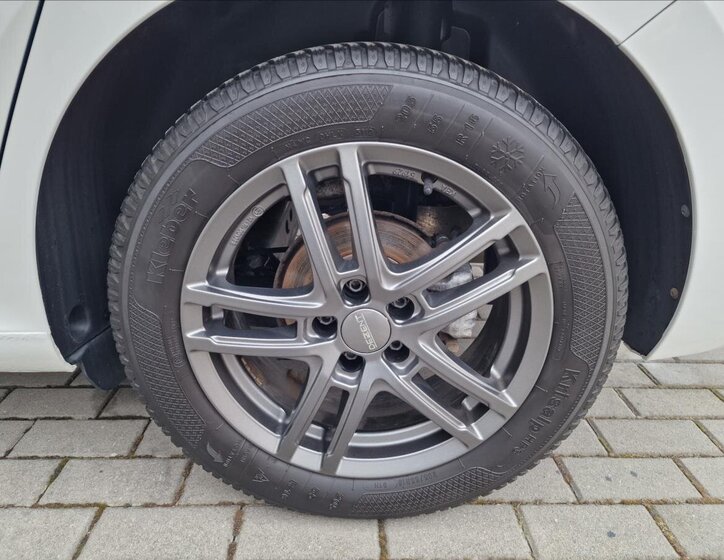 Škoda Scala Hatchback 999,0 70 kw