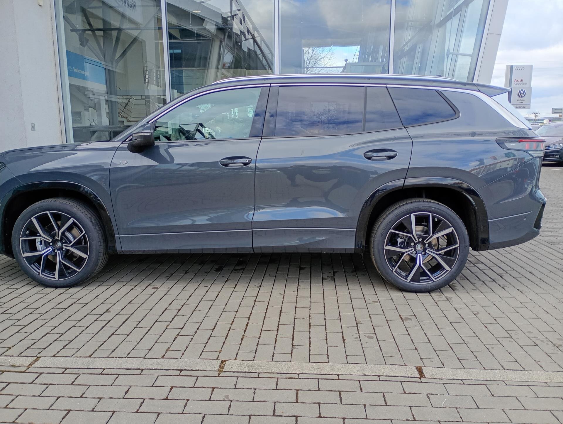 Volkswagen Tayron SUV / Terénní 2,0 l 195 kw