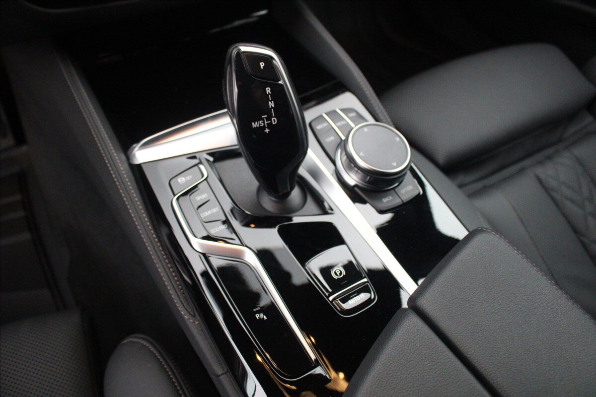 BMW Řada 5 Kombi 3,0 l 210 kw