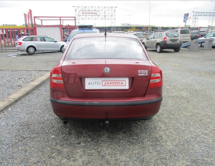 Škoda Octavia Sedan / Limuzína 1,6 l 75 kw