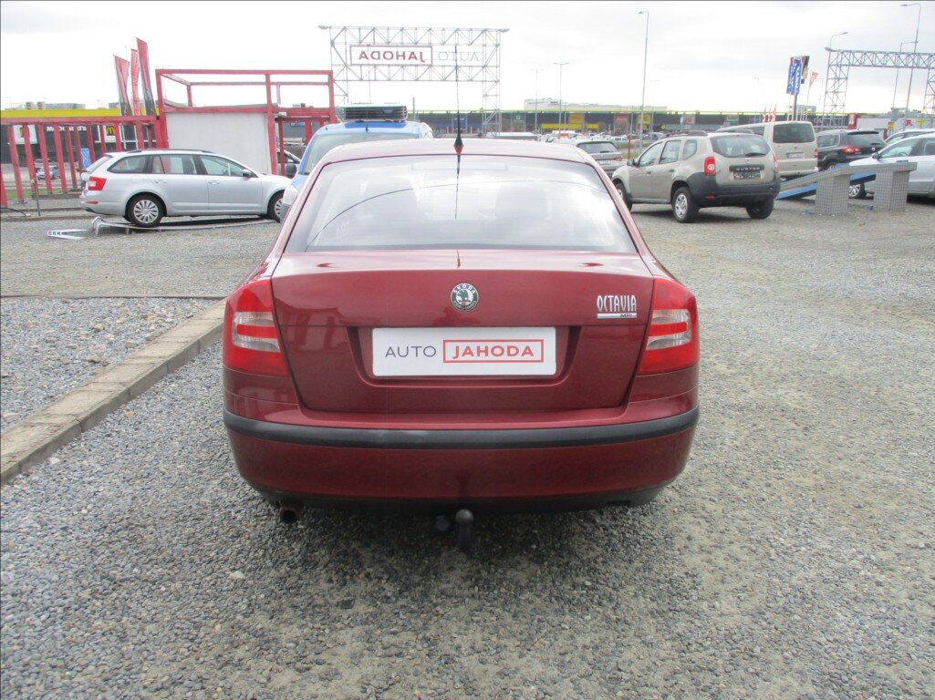 Škoda Octavia Sedan / Limuzína 1,6 l 75 kw