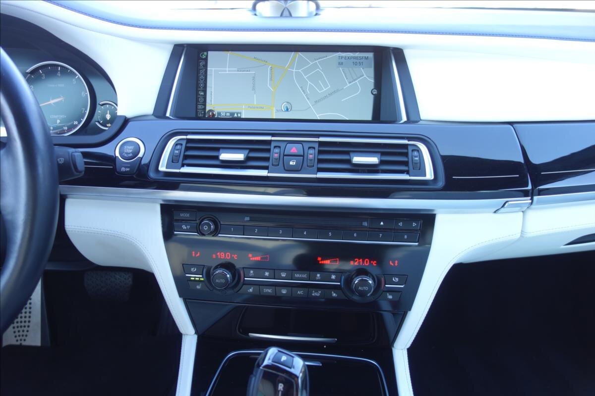 BMW Řada 7 Sedan 4,4 l 330 kw