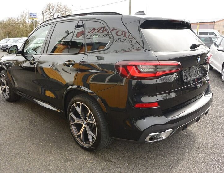 BMW X5 SUV / Terénní 3,0 l 250 kw