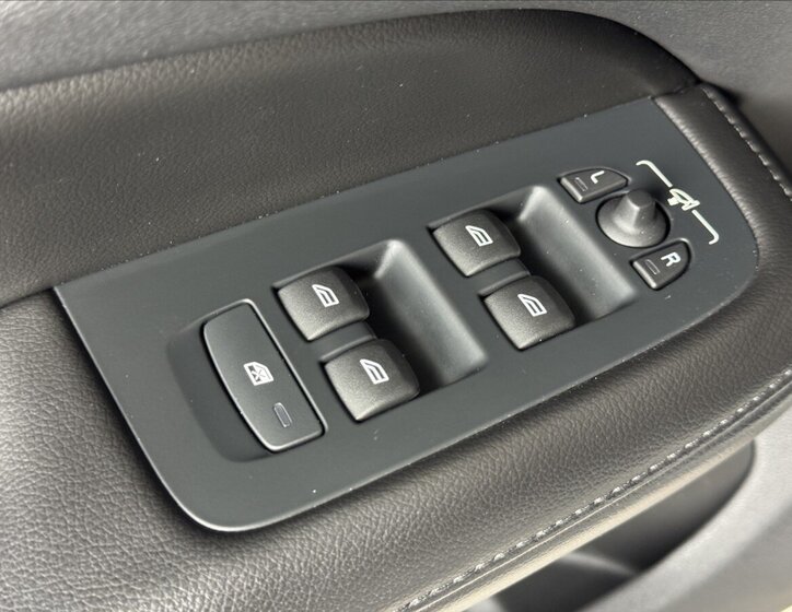 Volvo V60 Kombi 2,0 l 145 kw