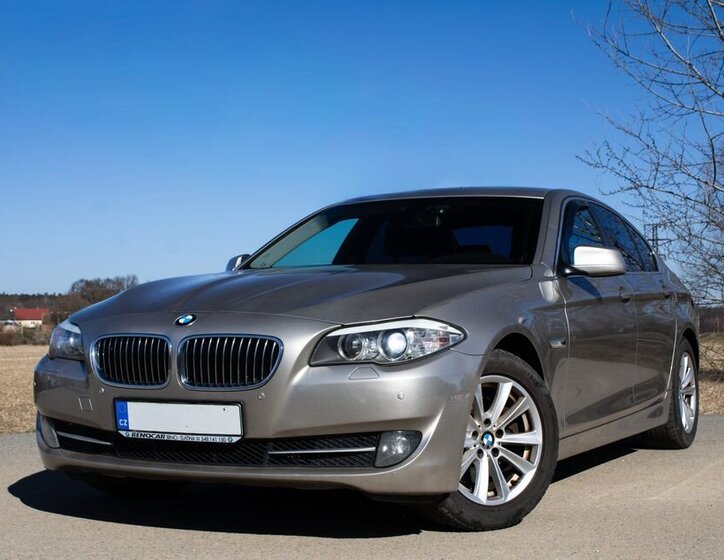 BMW Řada 5 Sedan / Limuzína 2,0 l 120 kw