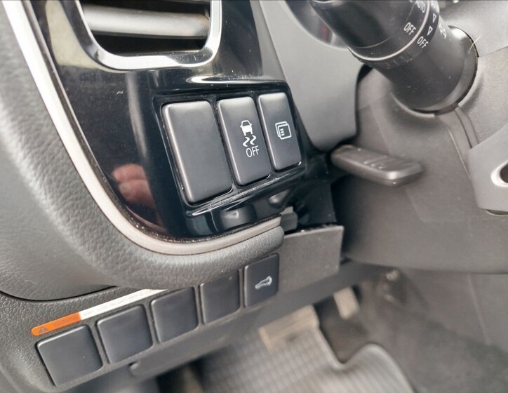 Mitsubishi Outlander SUV 2,3 l 110 kw