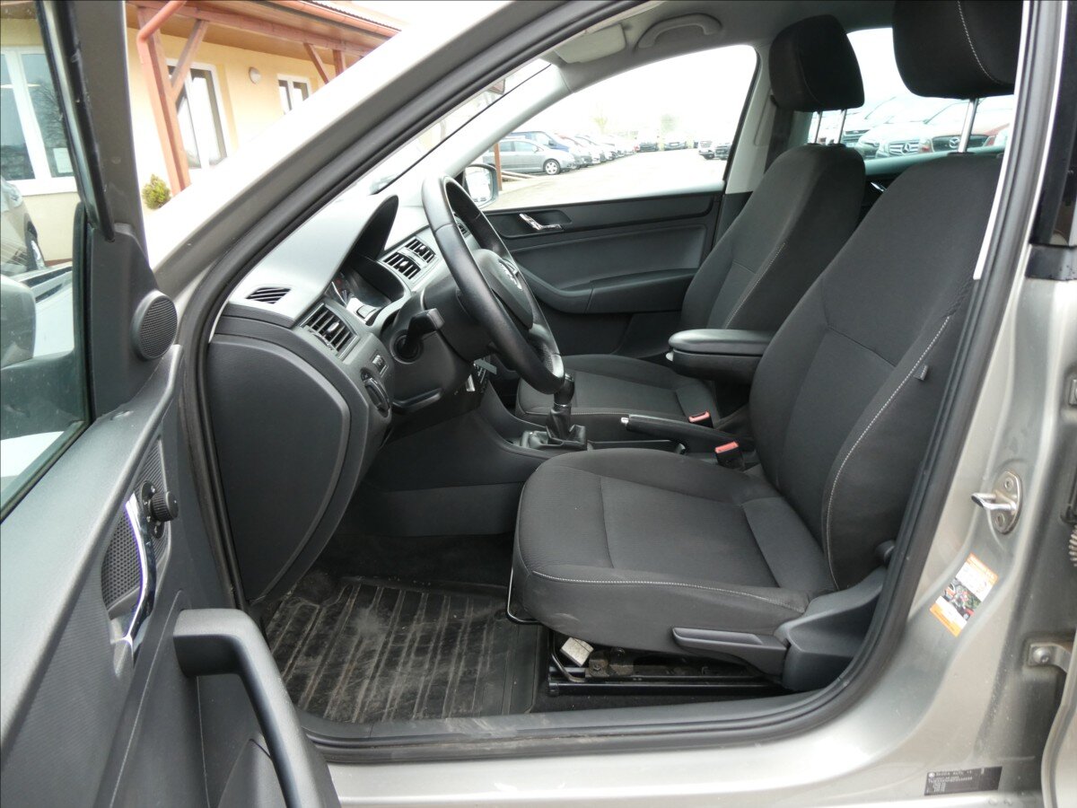 Škoda Rapid Sedan / Limuzína 1,2 l 77 kw