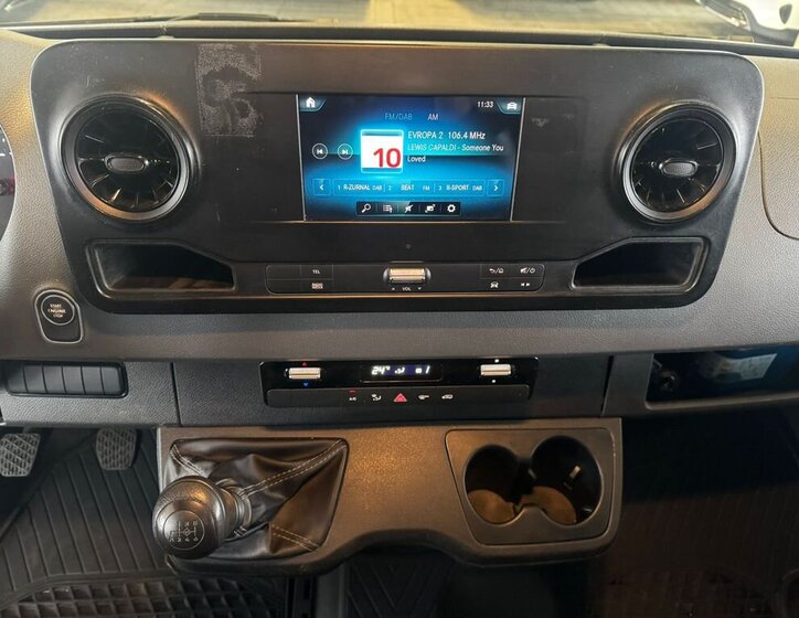 Mercedes-Benz Sprinter 12