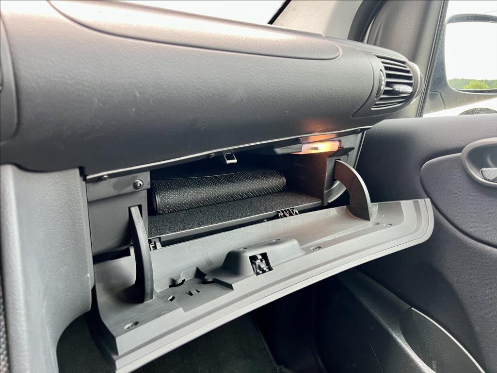 Mercedes-Benz Vaneo MPV 1,7 l 67 kw