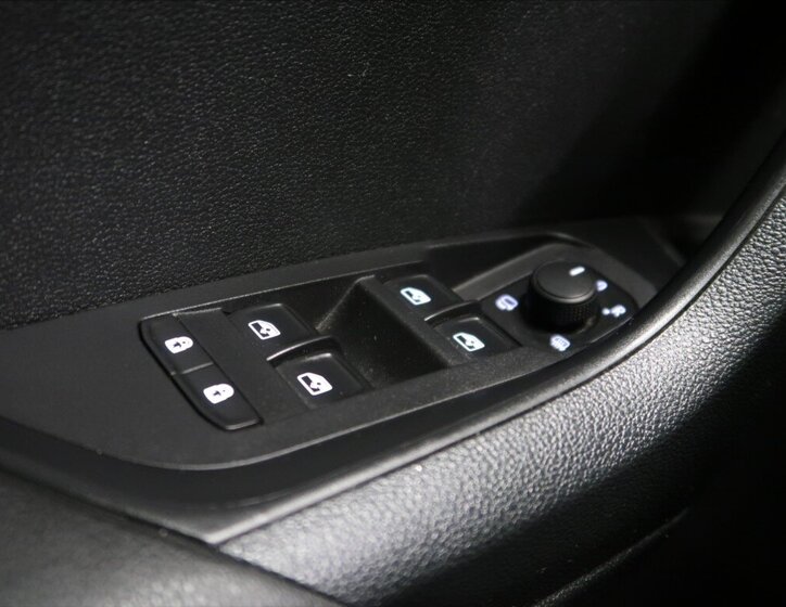 Škoda Karoq SUV 1,5 l 110 kw