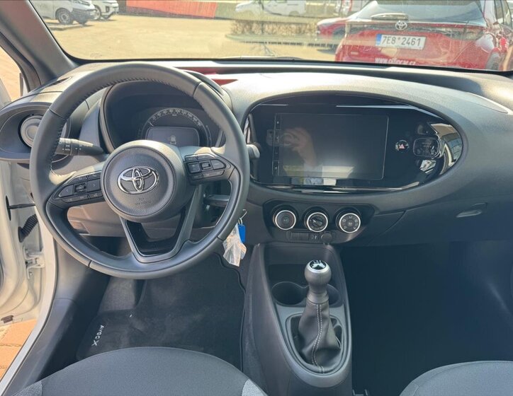 Toyota Aygo Hatchback 998,0 53 kw