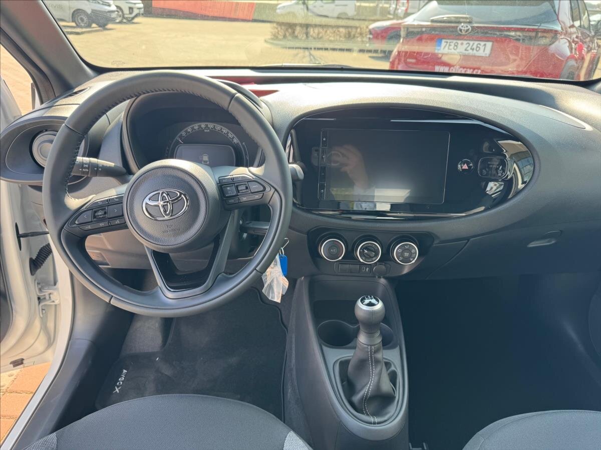 Toyota Aygo Hatchback 998,0 53 kw