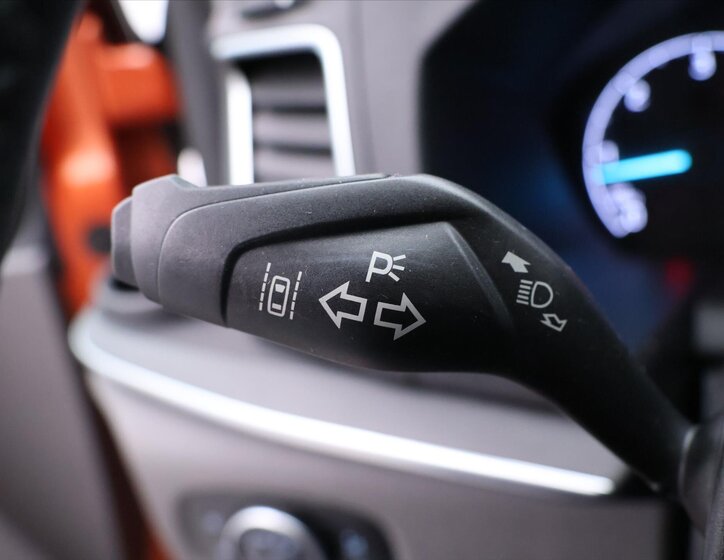 Ford Tourneo Custom Kombi 2,0 l 125 kw