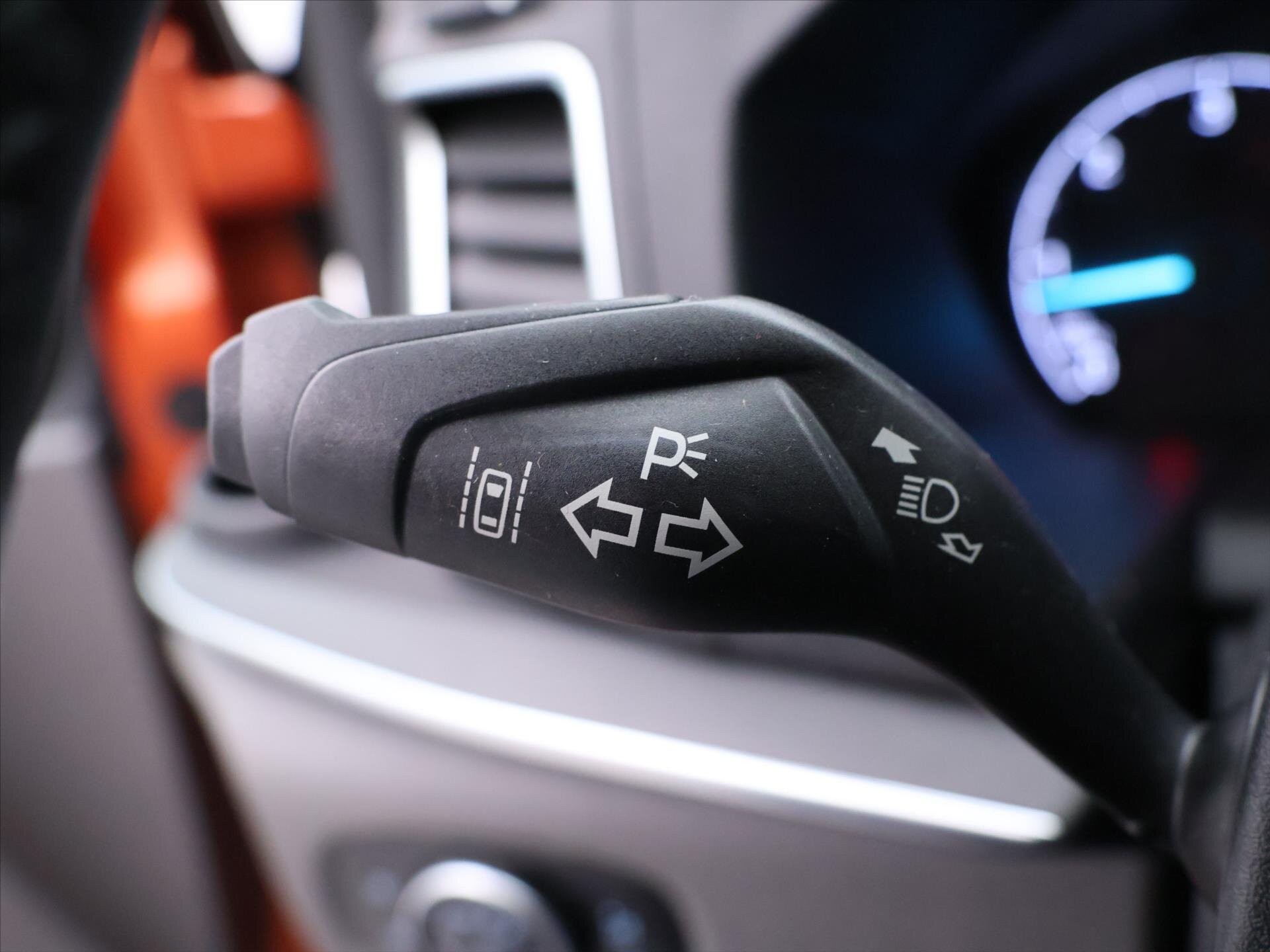 Ford Tourneo Custom Kombi 2,0 l 125 kw