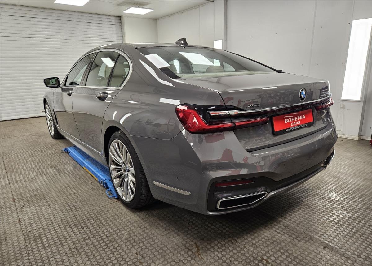 BMW Řada 7 Sedan / Limuzína 3,0 l 195 kw