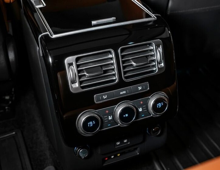 Land Rover Range Rover SUV 4,4 l 250 kw