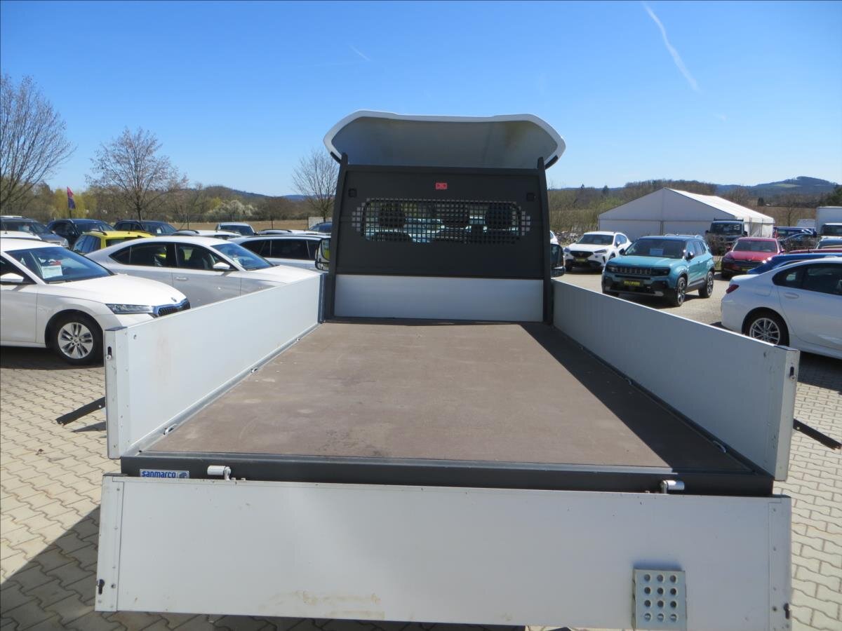 Peugeot Boxer Valník 2,2 l 121 kw