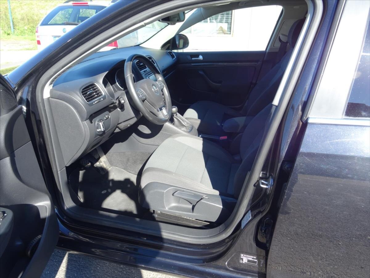 Volkswagen Golf Kombi 2,0 l 103 kw