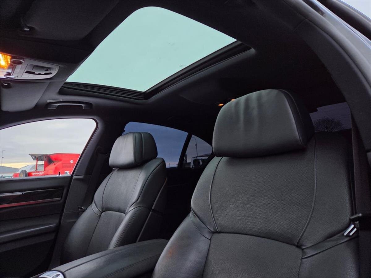 BMW Řada 7 Sedan / Limuzína 4,4 l 300 kw