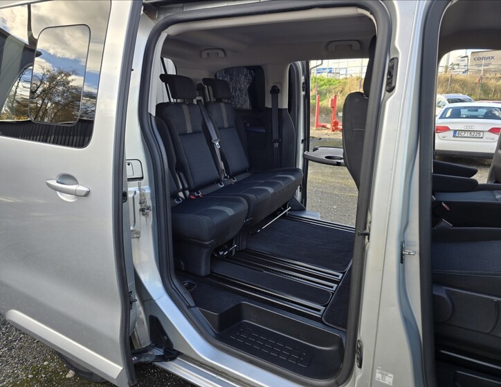 Peugeot Traveller 16