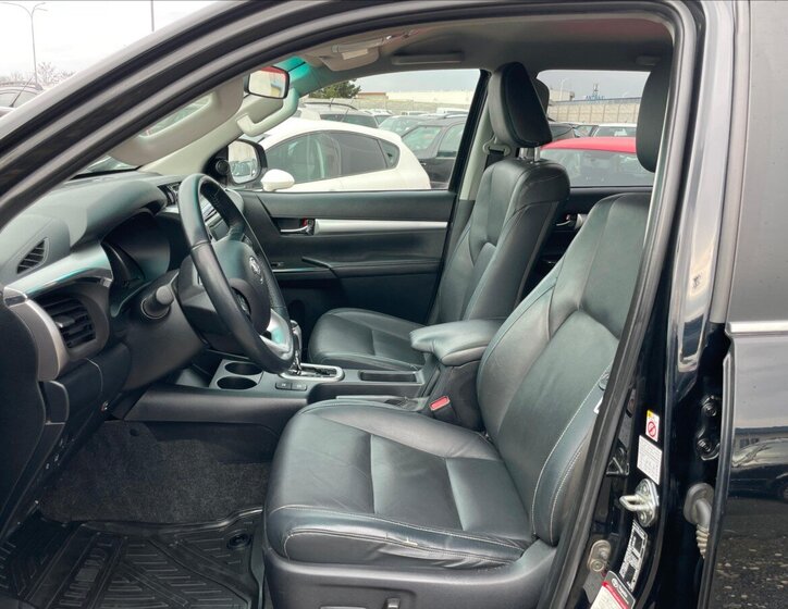 Toyota Hilux Pick-up 2,4 l 110 kw