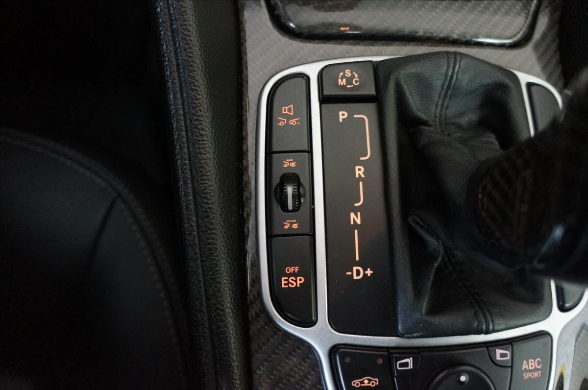 Mercedes-Benz SL Kabriolet 5,5 l 471 kw