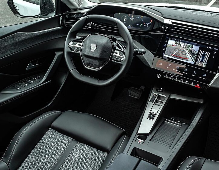 Peugeot 308 Kombi 1,2 l 107 kw