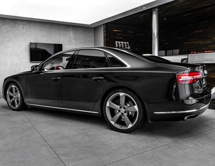 Audi A8 Sedan 4,1 l 283 kw