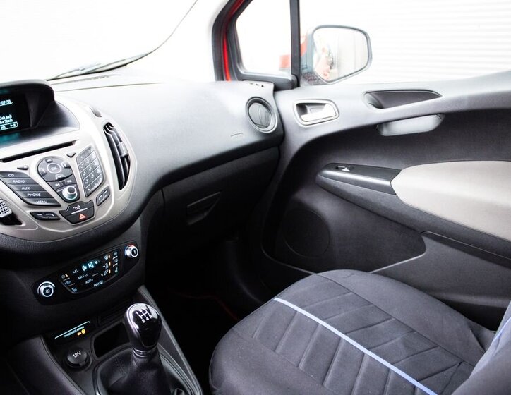 Ford Tourneo Courier MPV 998,0 74 kw