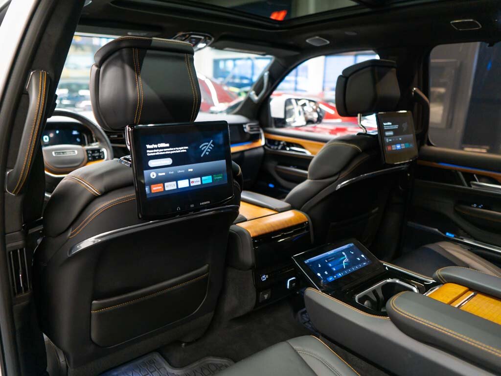 Jeep Grand Wagoneer SUV / Terénní 6,4 l 351 kw