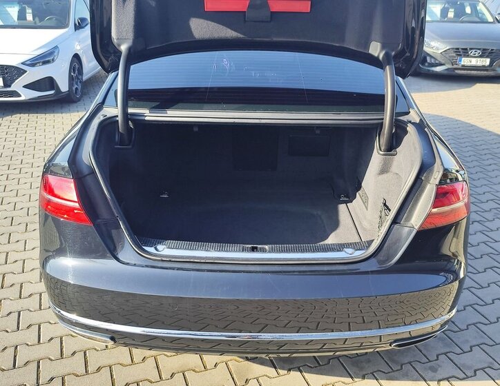 Audi A8 Sedan / Limuzína 3,0 l 190 kw
