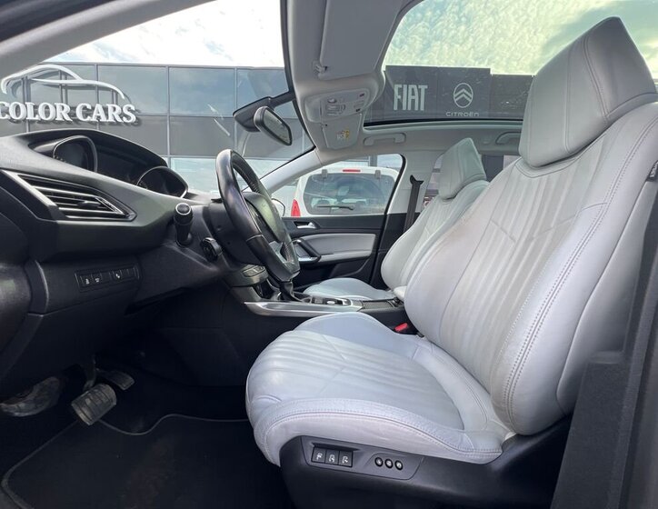 Peugeot 308 Kombi 1,2 l 96 kw