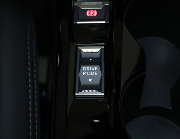 Peugeot 2008 SUV / Terénní 1,2 l 107 kw