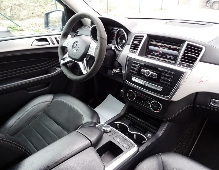 Mercedes-Benz Třídy M SUV / Terénní 3,0 l 190 kw