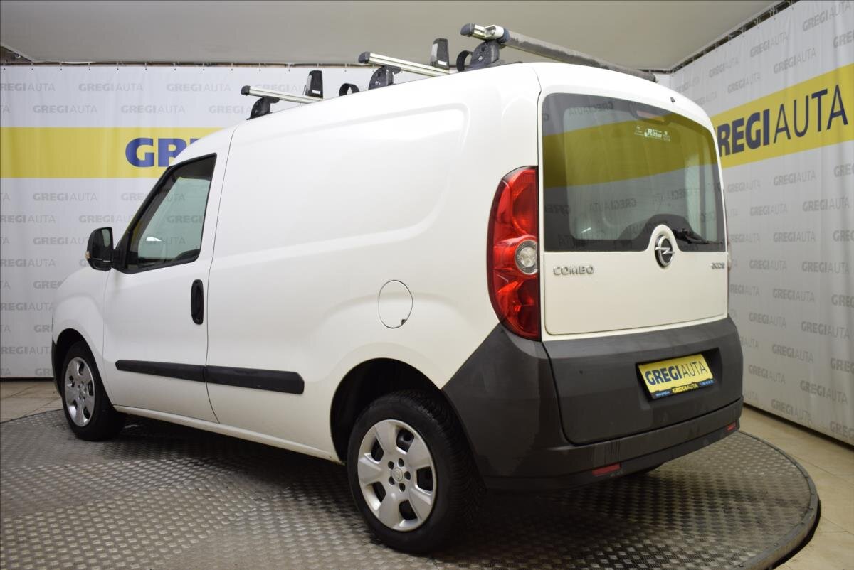 Opel Combo Ostatní 1,2 l 66 kw
