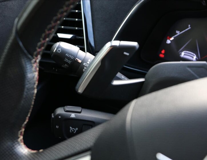 DS Automobiles DS7 Crossback Kombi 2,0 l 130 kw