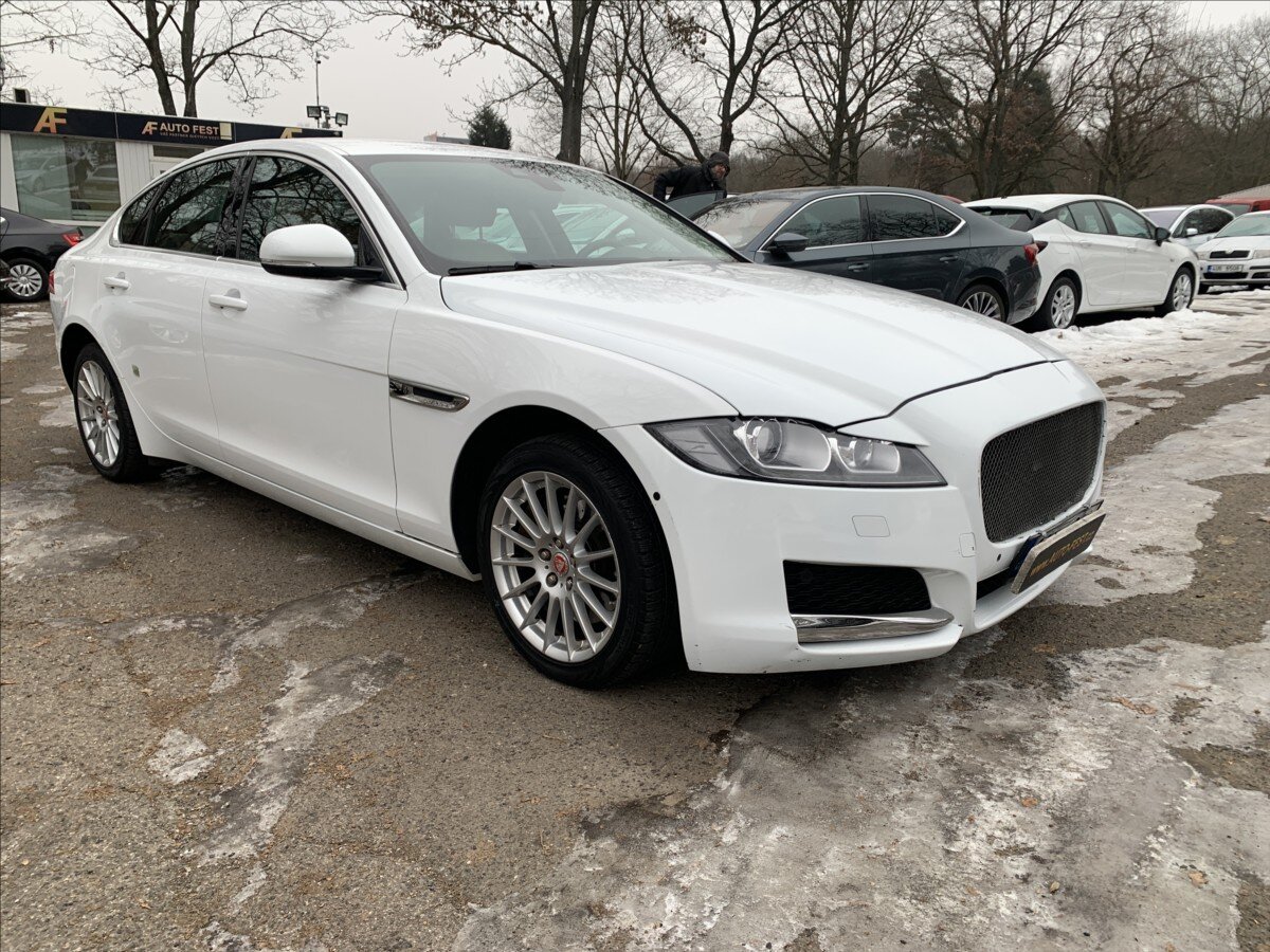 Jaguar XF Sedan 2,0 l 132 kw