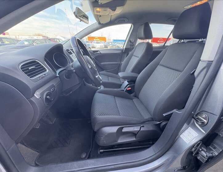 Volkswagen Golf Hatchback 1,2 l 77 kw