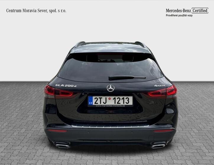 Mercedes-Benz GLA 4