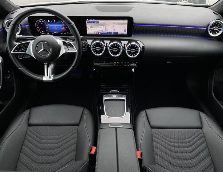 Mercedes-Benz Třídy A Sedan 1,3 l 100 kw